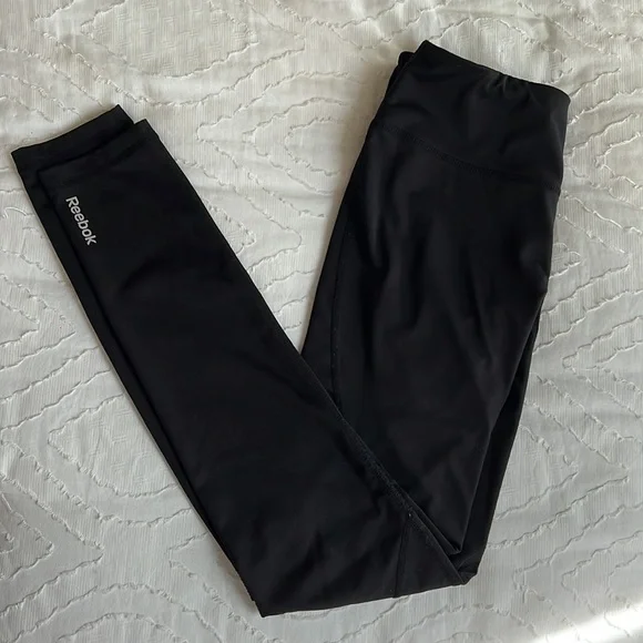 Assorted workout leggings bundle - Picture 8 of 13